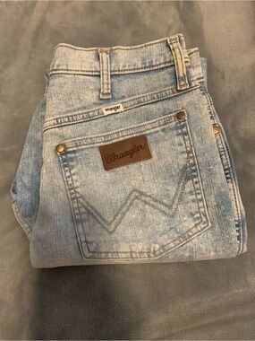Wrangler Light Blue Denim Jeans with Faded Wash